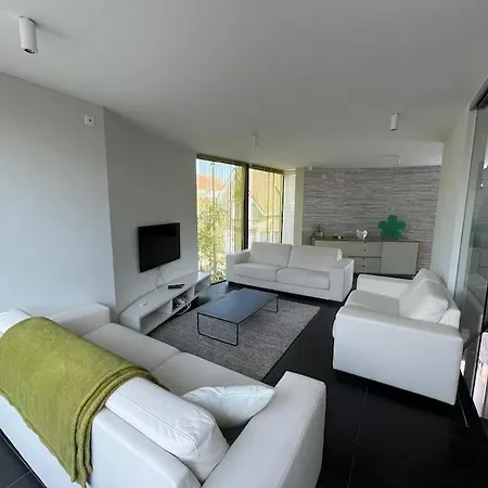 Holiday home Tube Nabij